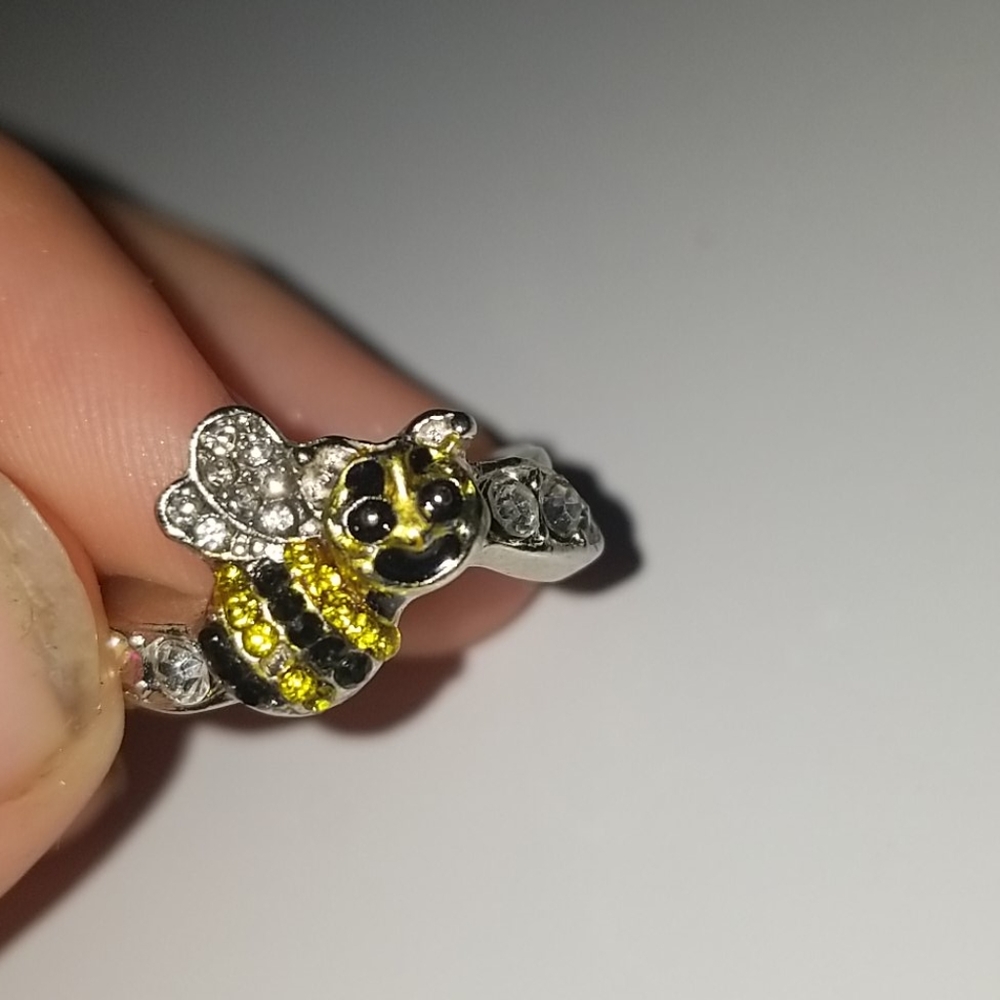 Bumblebee ring